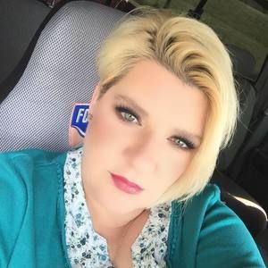 Meet your Posher, Lorie